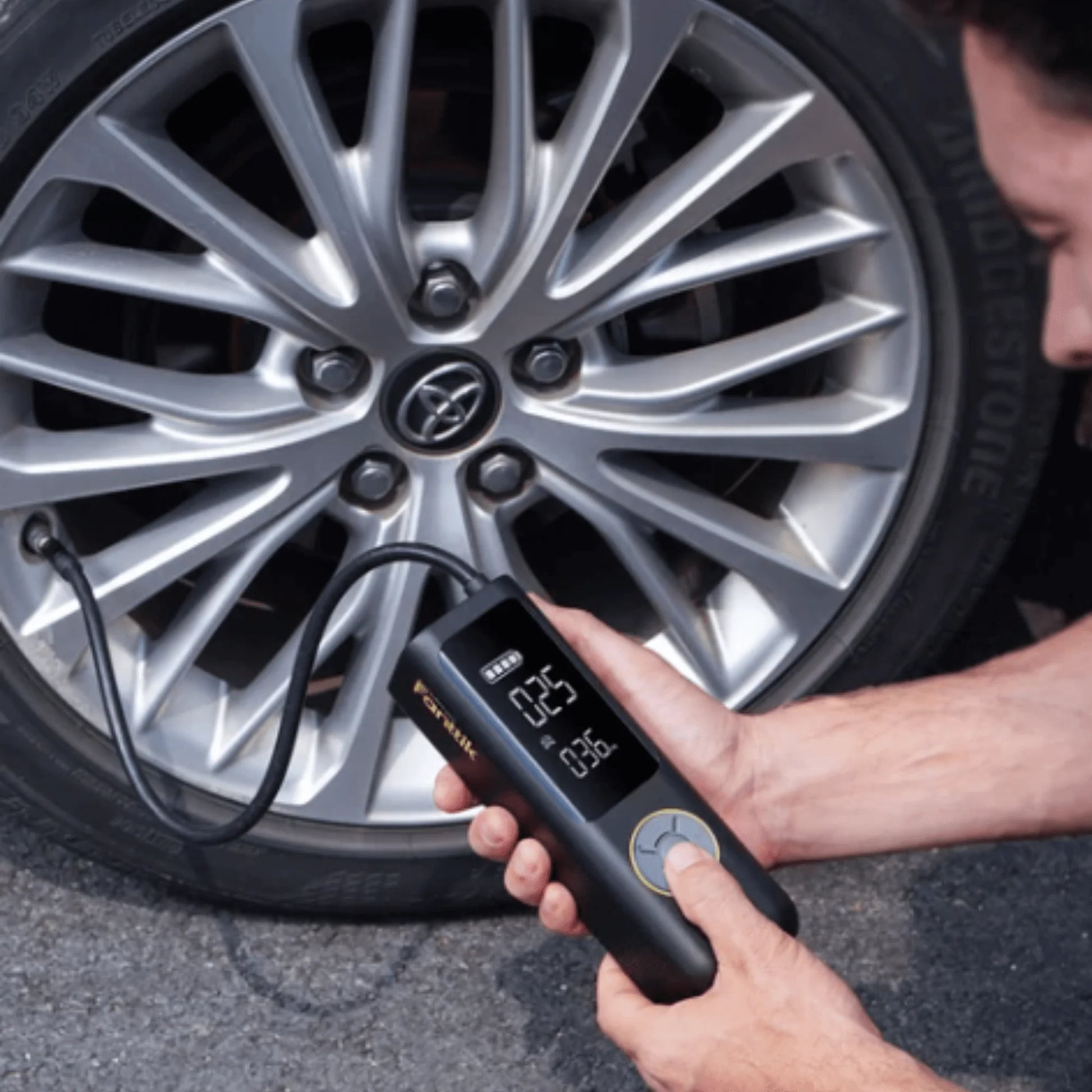 Fanttik S100 APEX Portable Air Pump and Tire Inflator - REFURBISHED